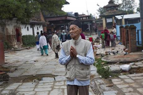 nepal-earthquake-pray-ap